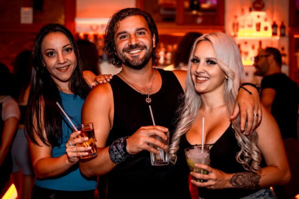 Original Pub Crawl Barcelona With 2 Hours Open Bar - Image 7